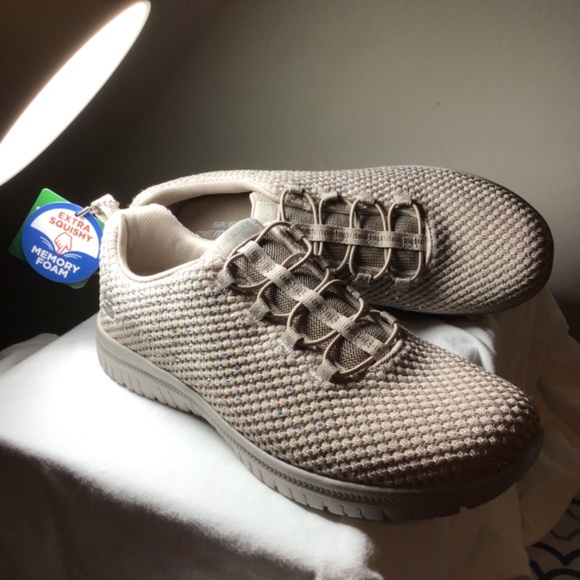 🎁 SKECHERS, size 10, glitter slip-on, taupe,mnemonic, no box, lightweight - Picture 4 of 5